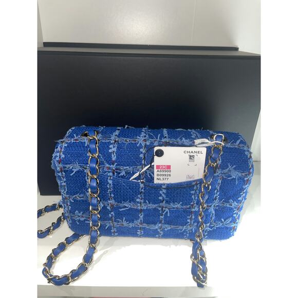 Chanel Classic Flap Bag in Blue Tweed with Silver Hardware - Picture 2 of 6